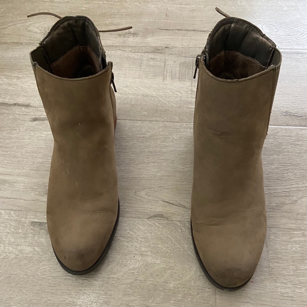 Array Logan’s Women’s Booties. - image 7